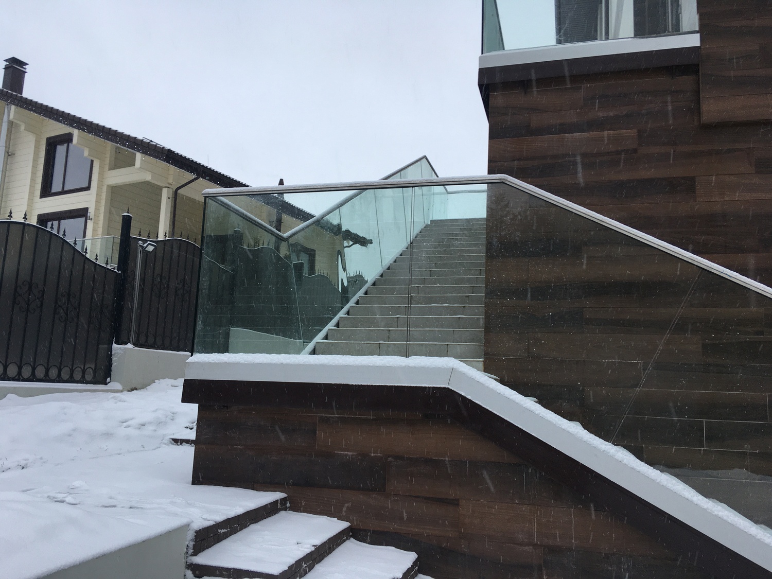 Цельностеклянные конструкции 